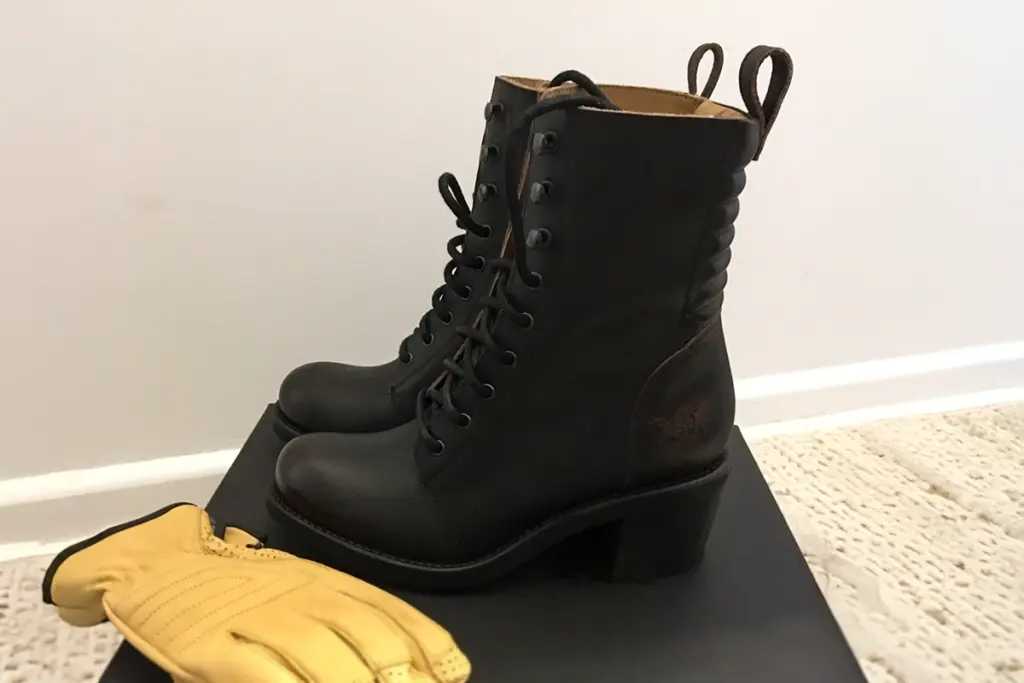 Dunkelbraune Motorradstiefel